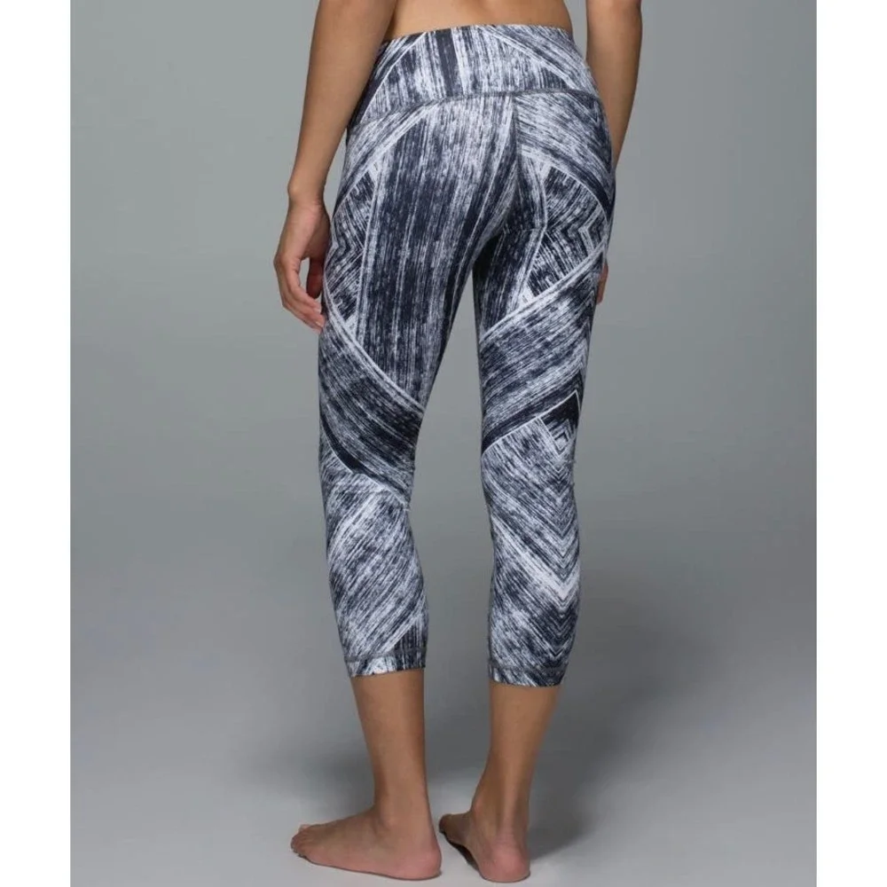 Lululemon Wunder Under Crop II‎ *Full-On Luon